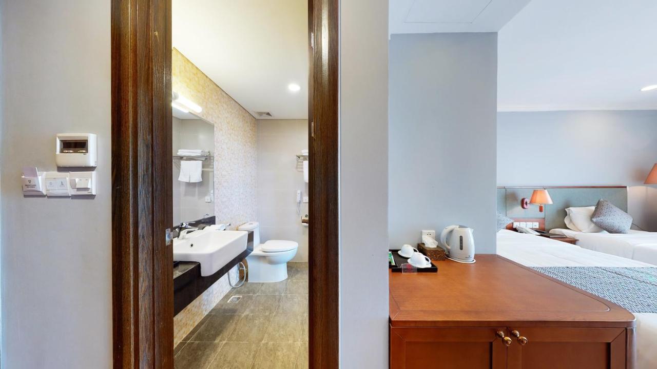 Cau Giay Hotel - By Bay Luxury Hanoi Exterior foto
