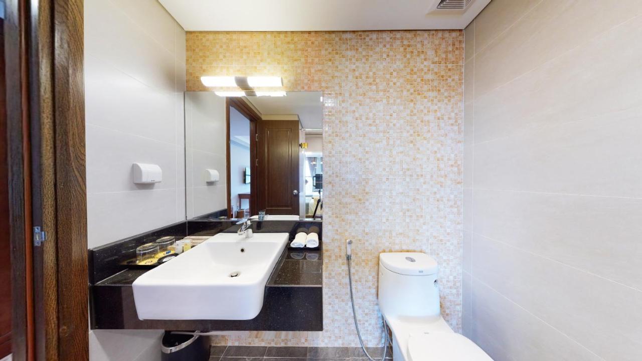 Cau Giay Hotel - By Bay Luxury Hanoi Exterior foto